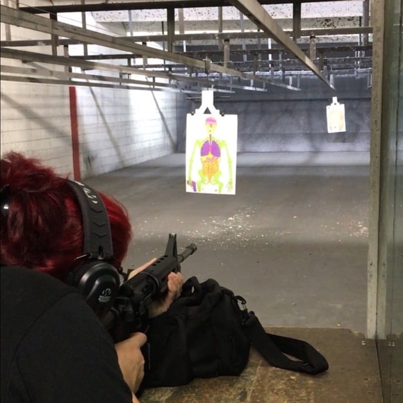 Meet your Posher, Lauren - Picture 6 of 8